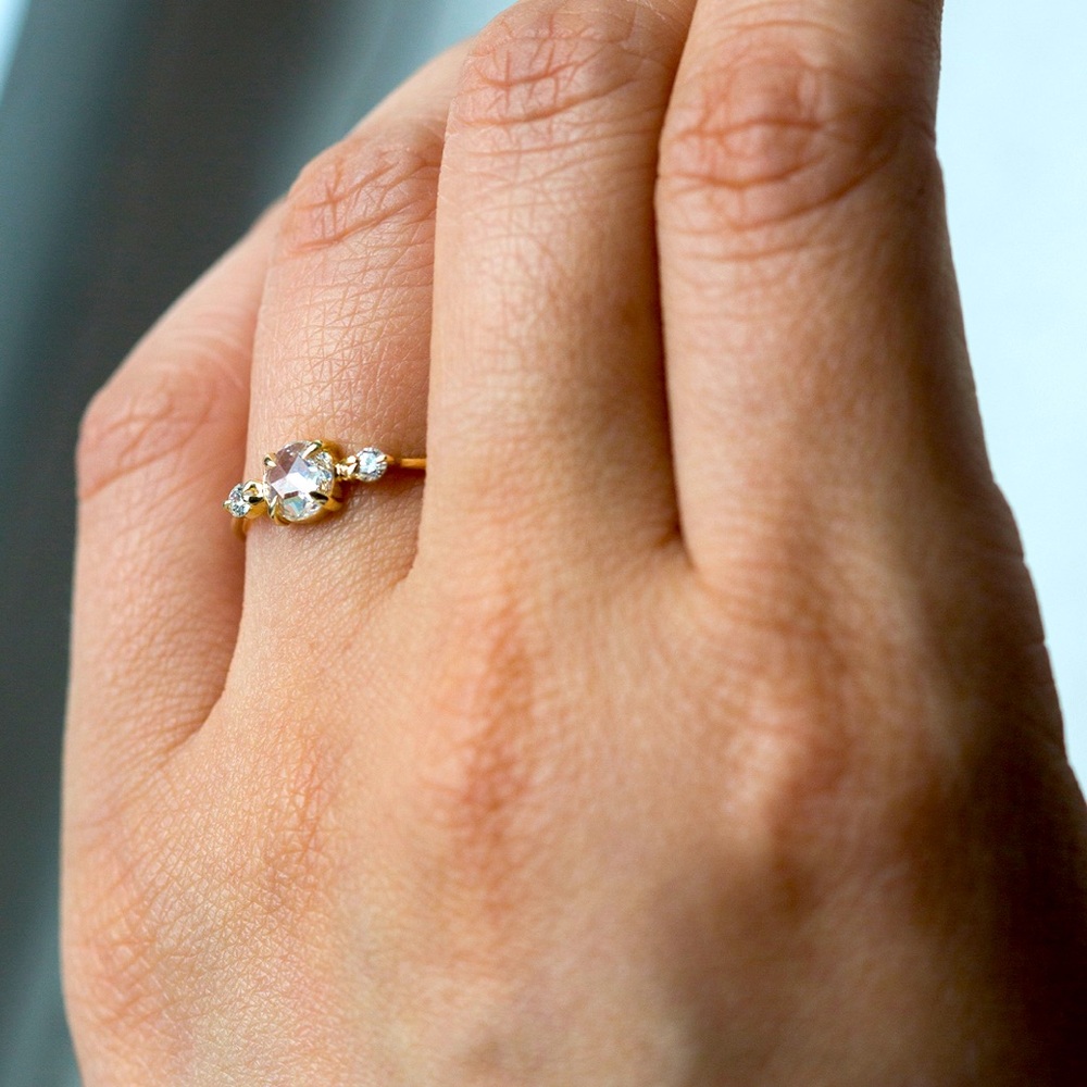 Catbird Wedding Ring - Odette the Swan - ring size 4.5